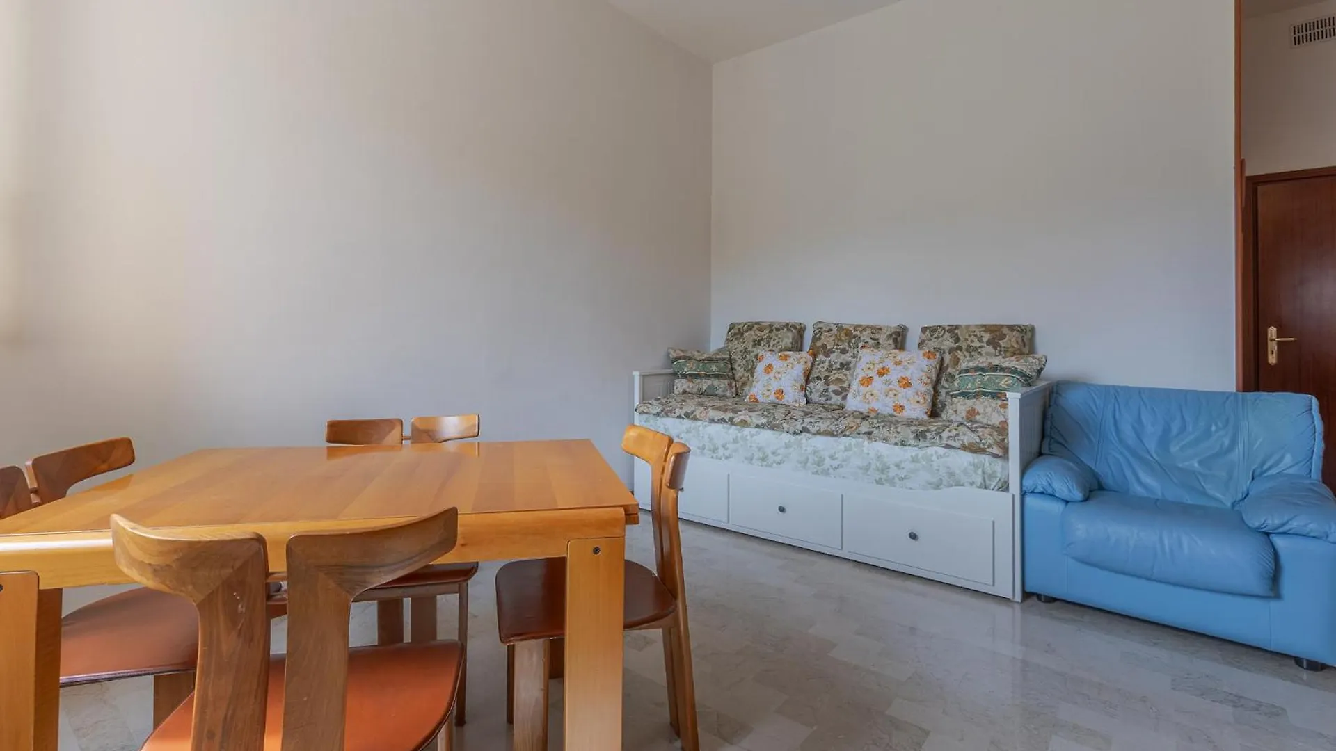 Guesthost - Maggiore Hospital & Ara Stadium X4 Μπολόνια 0*,